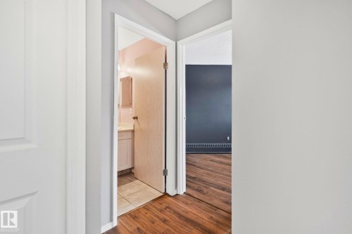 #210 2508 50 St Nw, Edmonton, AB - Indoor Photo Showing Other Room