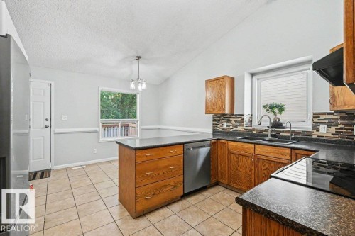 10 Oakridge Drive, St. Albert, AB - Indoor Photo Showing Kitchen With Double Sink