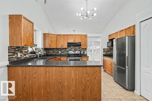 10 Oakridge Drive, St. Albert, AB - Indoor Photo Showing Kitchen