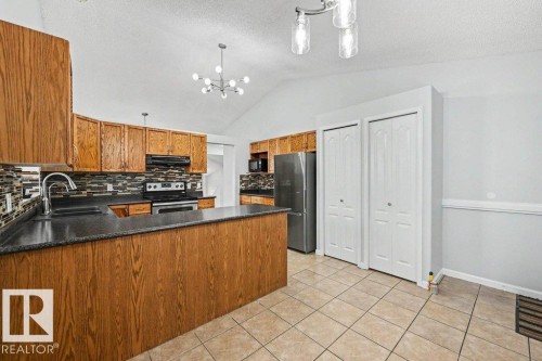 10 Oakridge Drive, St. Albert, AB - Indoor Photo Showing Kitchen