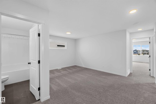 5 Emerson Landing, Spruce Grove, AB - Indoor Photo Showing Other Room