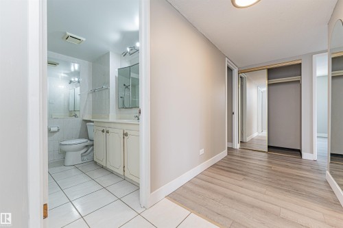 #1806 12303 Jasper Av Nw, Edmonton, AB - Indoor Photo Showing Bathroom