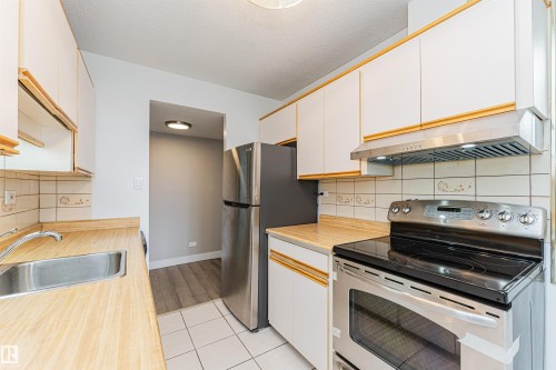 #1806 12303 Jasper Av Nw, Edmonton, AB - Indoor Photo Showing Kitchen