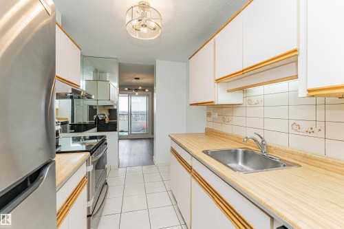#1806 12303 Jasper Av Nw, Edmonton, AB - Indoor Photo Showing Kitchen