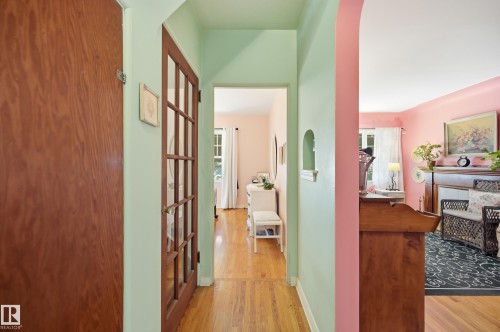 11518 101 Street Nw, Edmonton, AB - Indoor Photo Showing Other Room