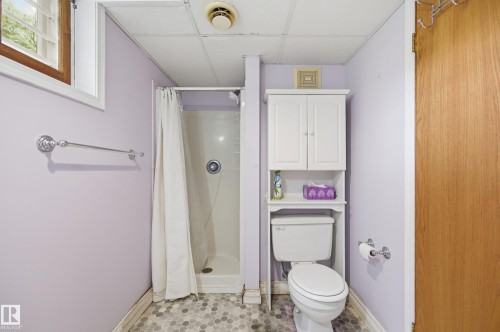 11518 101 Street Nw, Edmonton, AB - Indoor Photo Showing Bathroom