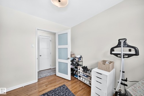Hardwood-style flooring throughout - 16406 87A Avenue Nw, Edmonton, AB - Indoor