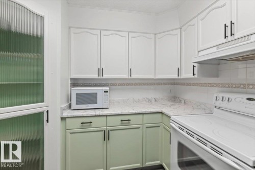 #307 45 Gervais Rd, St. Albert, AB - Indoor Photo Showing Kitchen