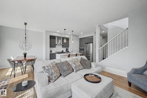 97 Garneau Gate, Spruce Grove, AB - Indoor Photo Showing Living Room