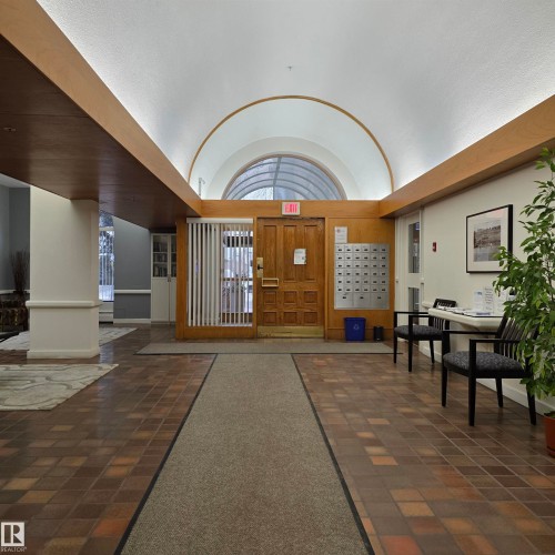 #2C 10050 118 St Nw, Edmonton, AB - Indoor Photo Showing Other Room