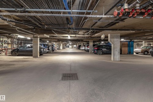 #321 10407 122 St Nw, Edmonton, AB - Indoor Photo Showing Garage