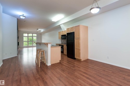 #321 10407 122 St Nw, Edmonton, AB - Indoor Photo Showing Kitchen