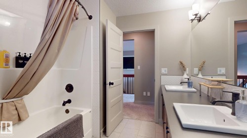 223 Hawks Ridge Boulevard Nw, Edmonton, AB - Indoor Photo Showing Bathroom