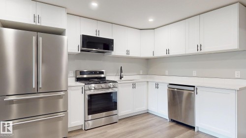 223 Hawks Ridge Boulevard Nw, Edmonton, AB - Indoor Photo Showing Kitchen