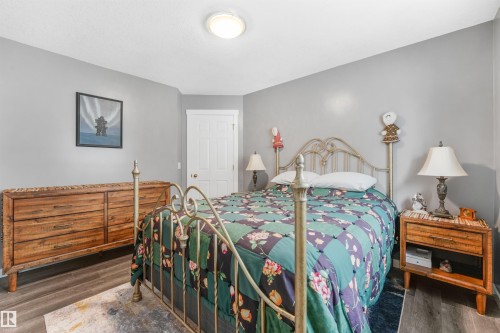 2 Kirkwood Drive, St. Albert, AB - Indoor Photo Showing Bedroom