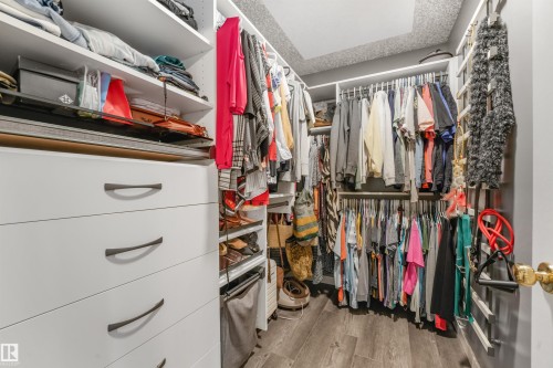 2 Kirkwood Drive, St. Albert, AB - Indoor With Storage