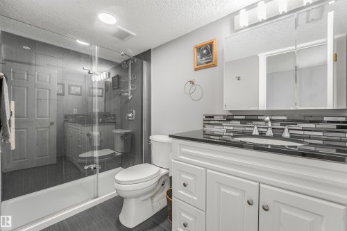 2 Kirkwood Drive, St. Albert, AB - Indoor Photo Showing Bathroom