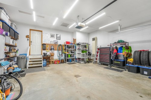 2 Kirkwood Drive, St. Albert, AB - Indoor Photo Showing Garage