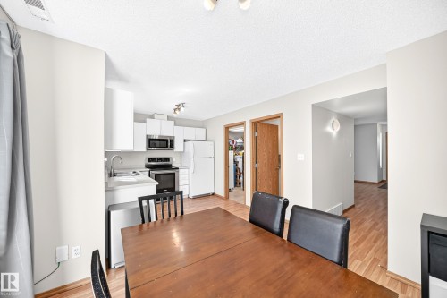 #158 180 Bridgeport Bv, Leduc, AB - Indoor Photo Showing Dining Room