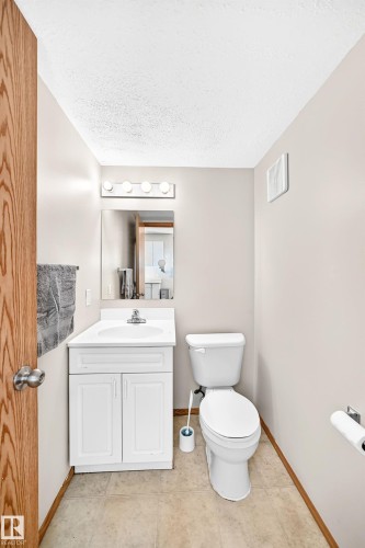 Main Floor - #158 180 Bridgeport Bv, Leduc, AB - Indoor Photo Showing Bathroom