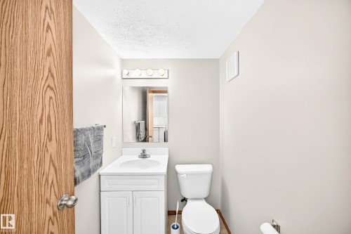 Main Floor - #158 180 Bridgeport Bv, Leduc, AB - Indoor Photo Showing Bathroom