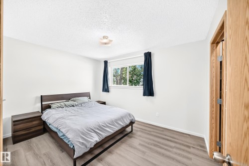 #158 180 Bridgeport Bv, Leduc, AB - Indoor Photo Showing Bedroom