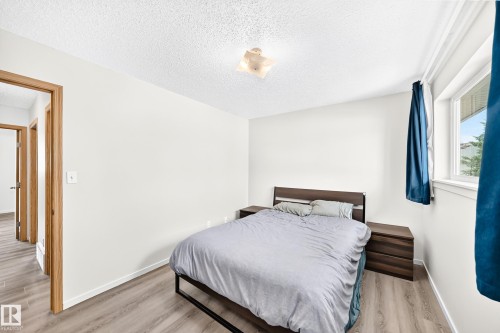 #158 180 Bridgeport Bv, Leduc, AB - Indoor Photo Showing Bedroom