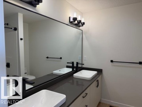 4215 55 Avenue, Lamont, AB - Indoor Photo Showing Bathroom