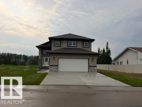4215 55 Avenue, Lamont, AB - Outdoor With Facade