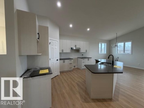 4215 55 Avenue, Lamont, AB - Indoor Photo Showing Kitchen