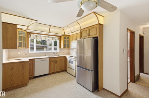 11548 41 Avenue Nw, Edmonton, AB - Indoor Photo Showing Kitchen With Double Sink