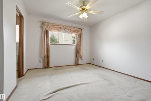 11548 41 Avenue Nw, Edmonton, AB - Indoor Photo Showing Other Room