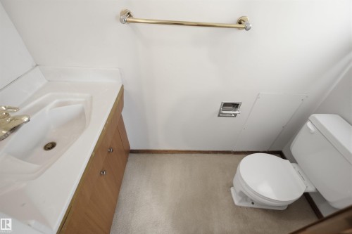 11548 41 Avenue Nw, Edmonton, AB - Indoor Photo Showing Bathroom