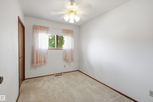 11548 41 Avenue Nw, Edmonton, AB - Indoor Photo Showing Other Room