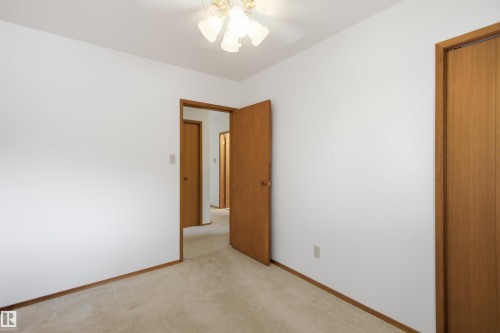 11548 41 Avenue Nw, Edmonton, AB - Indoor Photo Showing Other Room