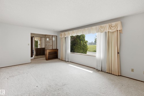 11548 41 Avenue Nw, Edmonton, AB - Indoor Photo Showing Other Room