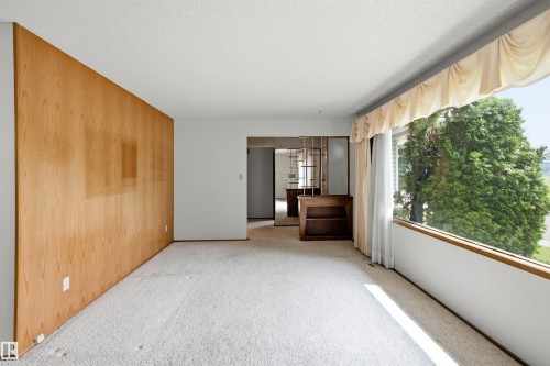 11548 41 Avenue Nw, Edmonton, AB - Indoor Photo Showing Other Room