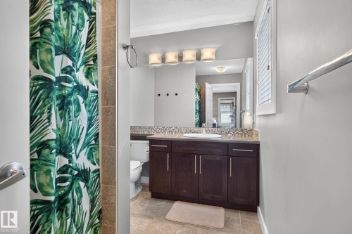 2225 Calhoun Link Link Sw, Edmonton, AB - Indoor Photo Showing Bathroom