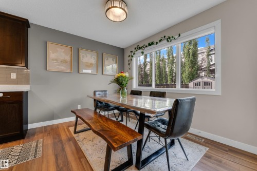 6945 Evans Wynd Nw, Edmonton, AB - Indoor Photo Showing Dining Room