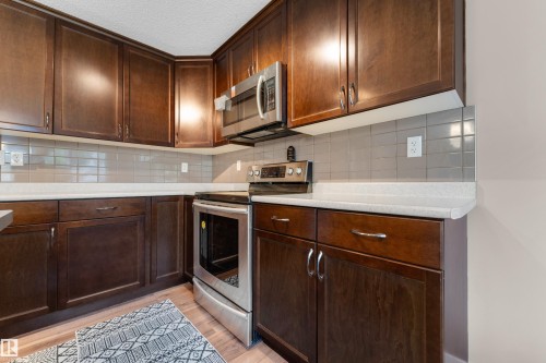 6945 Evans Wynd Nw, Edmonton, AB - Indoor Photo Showing Kitchen