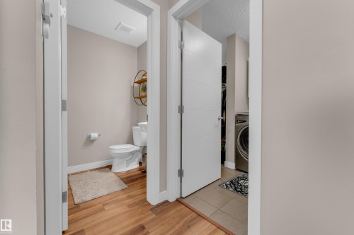 6945 Evans Wynd Nw, Edmonton, AB - Indoor Photo Showing Bathroom