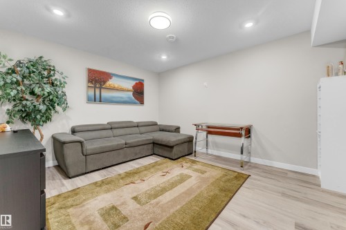 6945 Evans Wynd Nw, Edmonton, AB - Indoor