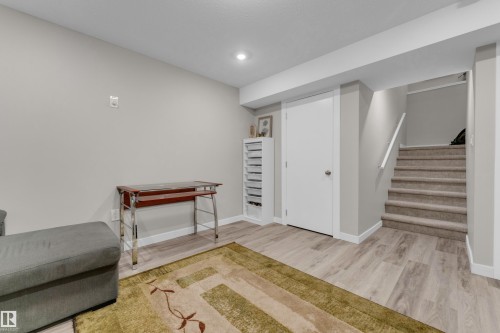 6945 Evans Wynd Nw, Edmonton, AB - Indoor Photo Showing Other Room