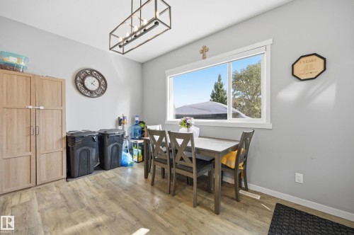 22135 96 Avenue Nw, Edmonton, AB - Indoor Photo Showing Dining Room