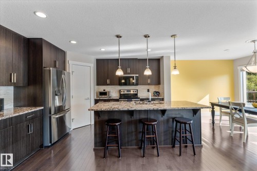 1511 Westerra Bend, Stony Plain, AB - Indoor Photo Showing Kitchen With Upgraded Kitchen