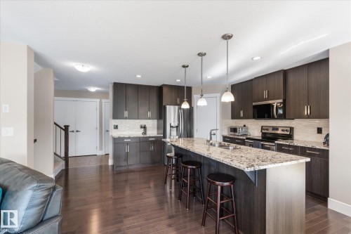1511 Westerra Bend, Stony Plain, AB - Indoor Photo Showing Kitchen With Upgraded Kitchen