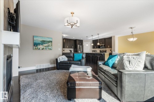 1511 Westerra Bend, Stony Plain, AB - Indoor Photo Showing Living Room