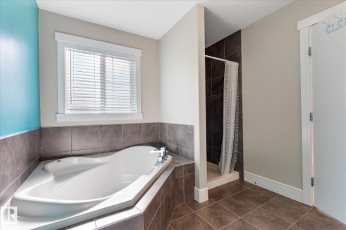 1511 Westerra Bend, Stony Plain, AB - Indoor Photo Showing Bathroom
