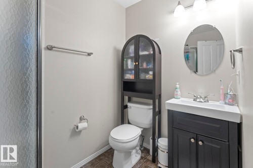 110 26 Street, Cold Lake, AB - Indoor Photo Showing Bathroom