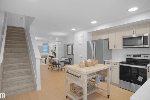 5139 River'S Edge Way Nw, Edmonton, AB - Indoor Photo Showing Kitchen